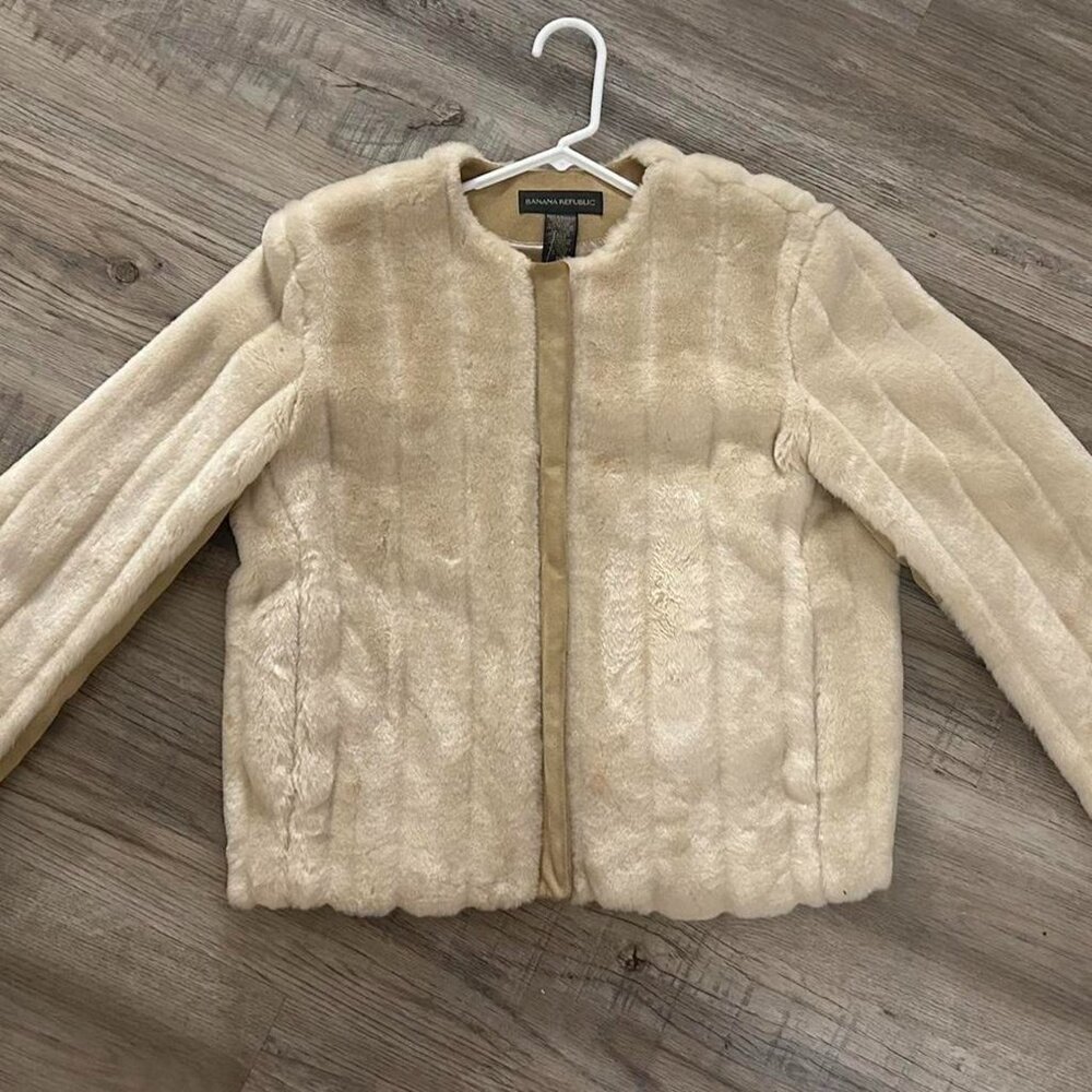 Chic vintage faux fur coat